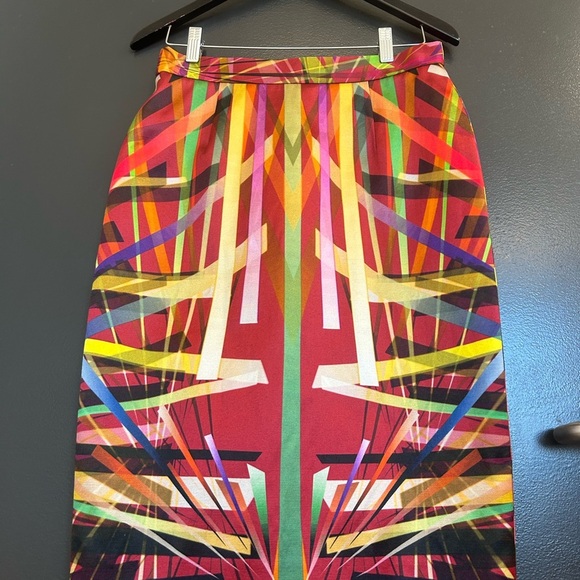 Escada size 36 (S) silk “Ode to LA” NWOT Pencil Skirt Elegant Tailored Design - Picture 15 of 15